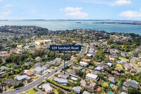 Photo of property in 109 Sandspit Road, Shelly Park, Auckland, 2014