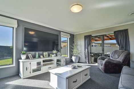 Photo of property in 8 Prestige Place, Flaxmere, Hastings, 4120