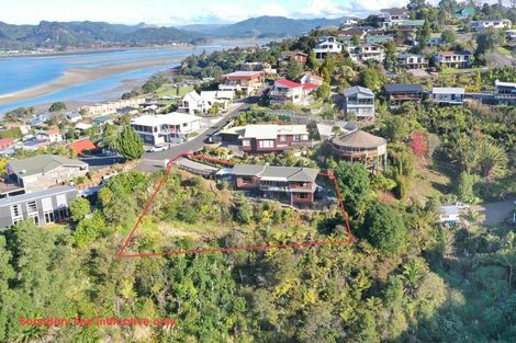 Photo of property in 16 Pine Grove, Tairua, 3508