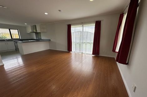 Photo of property in 5 Ian Jones Court, Flat Bush, Auckland, 2019