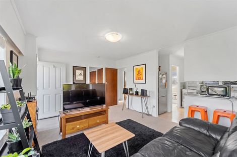 Photo of property in 1/58 Arran Road, Browns Bay, Auckland, 0630