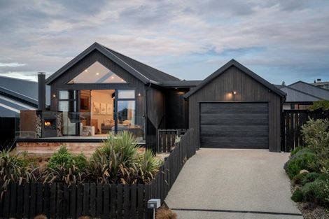 Photo of property in 60 Farrant Drive, Wanaka, 9305