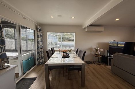 Photo of property in 14 Sarajevo Place, Massey, Auckland, 0614