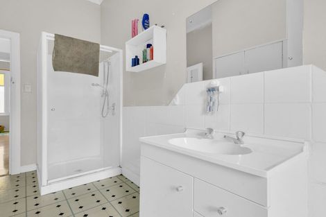 Photo of property in 61 Swinburn Street, Dannevirke, 4930