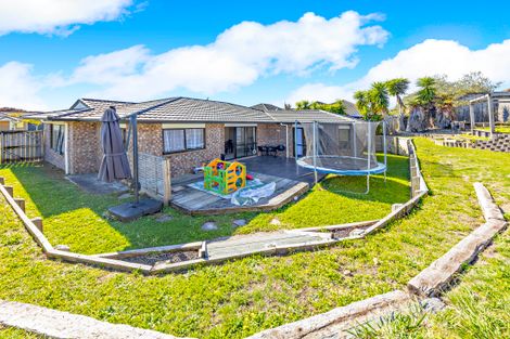 Photo of property in 15 Killeen Place, Flat Bush, Auckland, 2019
