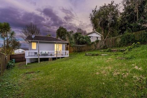 Photo of property in 17 Wanita Place, Totara Vale, Auckland, 0629