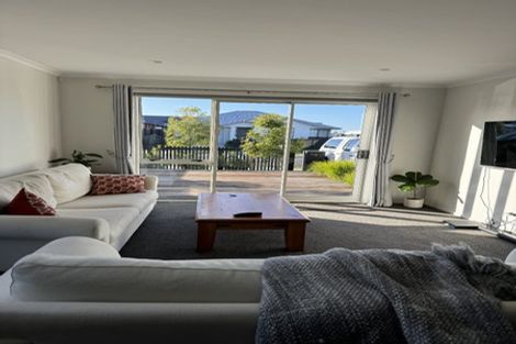 Photo of property in 30 Empire Crescent, Papamoa, 3118