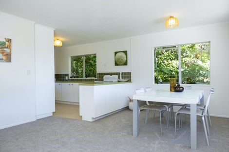 Photo of property in 22 Beach Valley Road, Piha, 0772