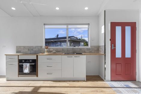 Photo of property in 74 Fitzwater Place, Henderson, Auckland, 0612