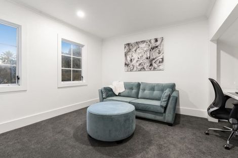 Photo of property in 1 Almond Grove, Greenhithe, Auckland, 0632