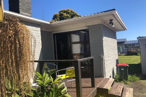 Photo of property in 15 Edinburgh Avenue, Rosehill, Papakura, 2113