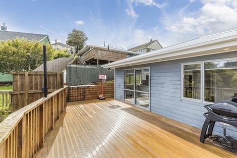 Photo of property in 17a Gloucester Street, Cannons Creek, Porirua, 5024