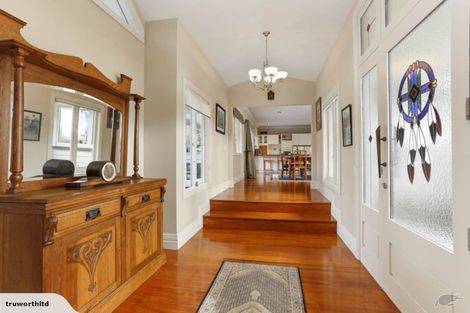 Photo of property in 186 Boord Crescent, Kumeu, 0891