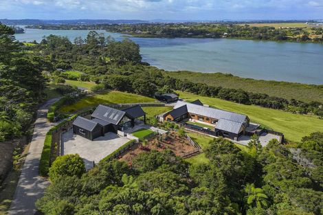 Photo of property in 31 James Paige Lane, Riverhead, 0793