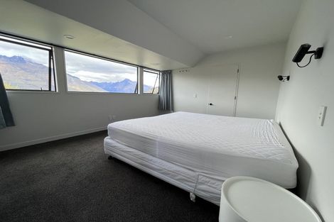 Photo of property in 20 Dart Place, Fernhill, Queenstown, 9300