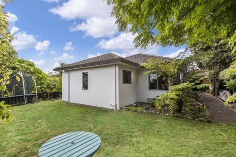 Photo of property in 22 Chedworth Drive, Glenfield, Auckland, 0629