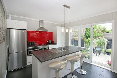 Photo of property in 5 Stirling Crescent, Hokowhitu, Palmerston North, 4410