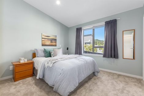 Photo of property in 27 Flotilla Place, Whitby, Porirua, 5024