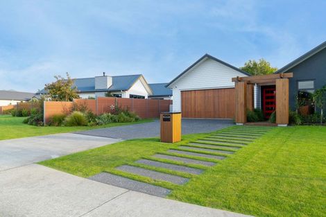 Photo of property in 26 Phoenix Palms Grove, Levin, 5510