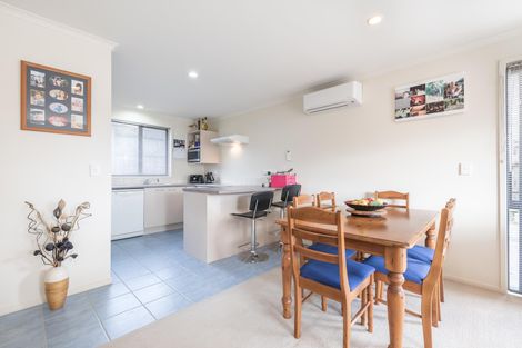Photo of property in 25b Gardner Avenue, New Lynn, Auckland, 0600