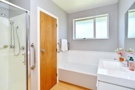 Photo of property in 2/11 Tuckers Road, Redwood, Christchurch, 8051