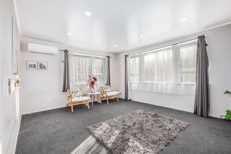 Photo of property in 8 Takapuwahia Drive, Takapuwahia, Porirua, 5022