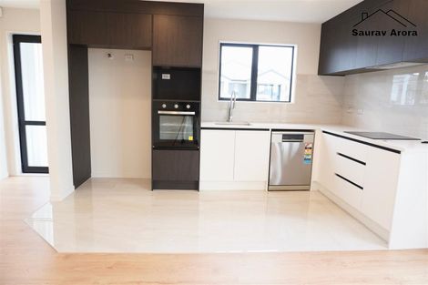 Photo of property in 13 Noia Way, Karaka, Papakura, 2113