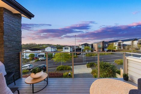 Photo of property in 32 Cavalli Road, Long Bay, Auckland, 0630