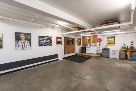 Photo of property in 5 Edge Hill, Mount Victoria, Wellington, 6011