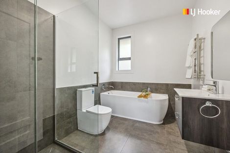 Photo of property in 98 Moana Crescent, Musselburgh, Dunedin, 9013