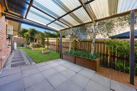 Photo of property in 22 Travis View Drive, Fairview Heights, Auckland, 0632