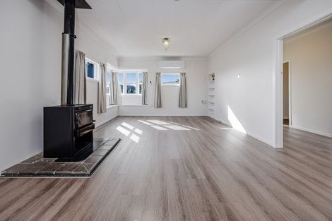 Photo of property in 35 Victoria Avenue, Waiuku, 2123