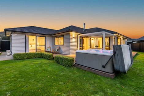 Photo of property in 7 Don Griffin Grove, Trentham, Upper Hutt, 5018