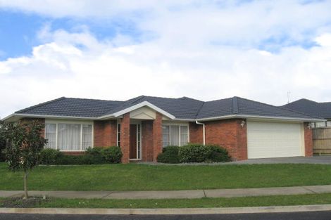 Photo of property in 10 Walter Haddrell Crescent, Flat Bush, Auckland, 2016
