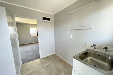 Photo of property in 2/14 Hatherley Place, Clendon Park, Auckland, 2103