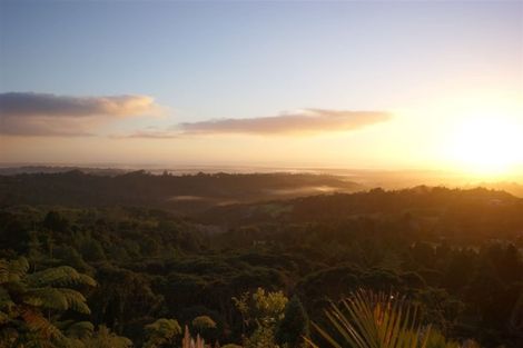 Photo of property in 850 West Coast Road, Waiatarua, Auckland, 0604