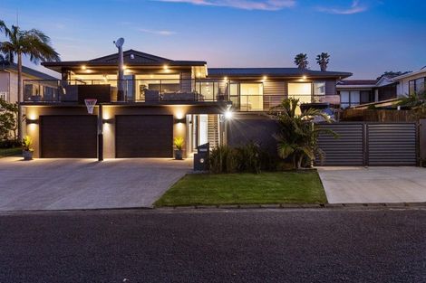 Photo of property in 16 Clyside Avenue, Half Moon Bay, Auckland, 2012