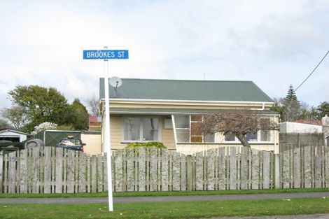 Photo of property in 15 Brookes Street, Inglewood, 4330