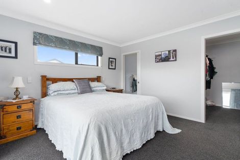 Photo of property in 10 Austin Reid Avenue, Carterton, 5713