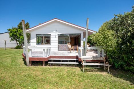 Photo of property in 16 Irwin Place, Kinloch, Taupo, 3377