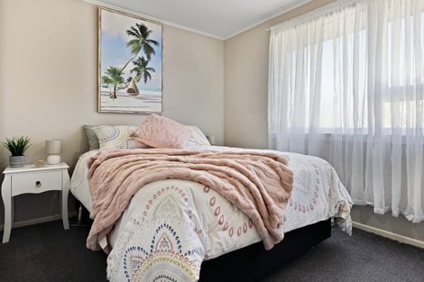 Photo of property in 21 La Perouse Place, Northcote, Christchurch, 8052