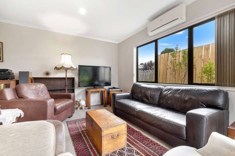 Photo of property in 104b Racecourse Road, Waiuku, 2123