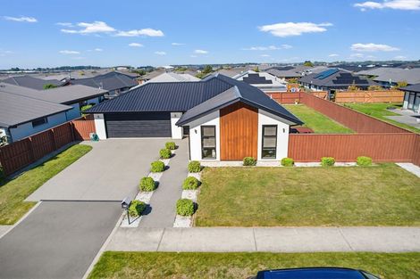Photo of property in 10 Shillingford Boulevard, Rolleston, 7615