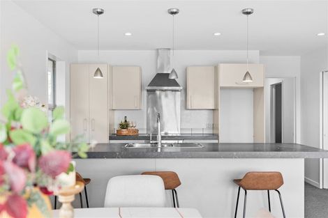 Photo of property in 98 Gilberthorpes Road, Hei Hei, Christchurch, 8042