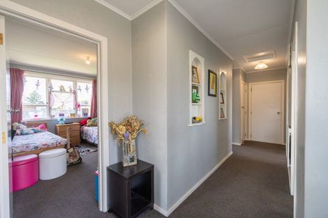 Photo of property in 35 Mararoa Drive, Manapouri, 9679