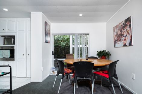 Photo of property in 2/15 Mcleod Road, Henderson, Auckland, 0612