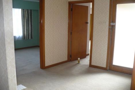 Photo of property in 2 Vera Road, Te Atatu South, Auckland, 0610