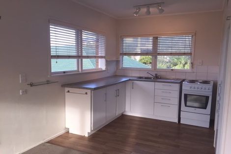 Photo of property in 2/58 Arran Road, Browns Bay, Auckland, 0630