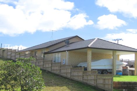 Photo of property in 51 Roberta Crescent, Orewa, 0931