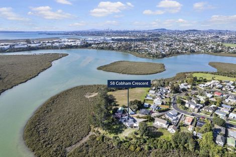 Photo of property in 58 Cobham Crescent, Kelston, Auckland, 0602